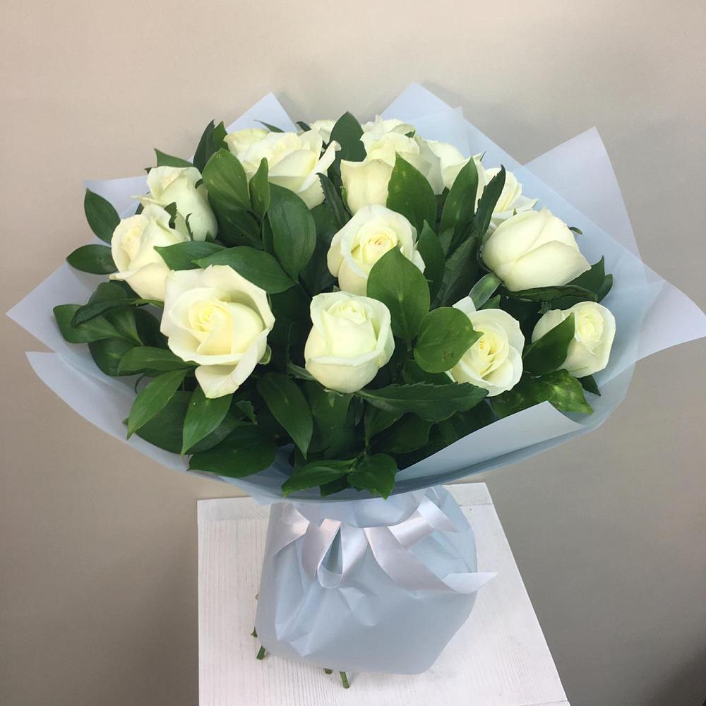 Букет 15 Белых роз Проуд в Сытьково