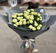 Букет Белые кустовые розы Солинеро в Сытьково
