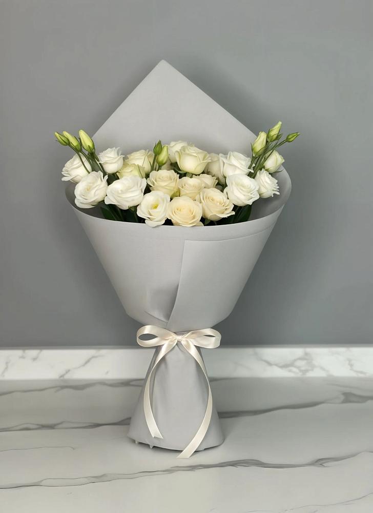 Букет цветов из: Розы и Лизиантусы в Сытьково