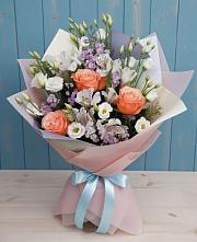 Букет цветов из:  Лизиантусы, Розы, Альстромерии и Гипсофила в Сытьково