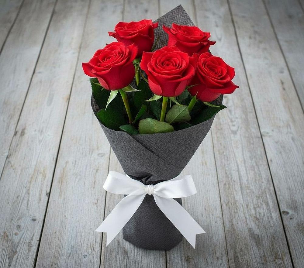 Букет 5 Красных роз Эдлесс Лав в Сытьково